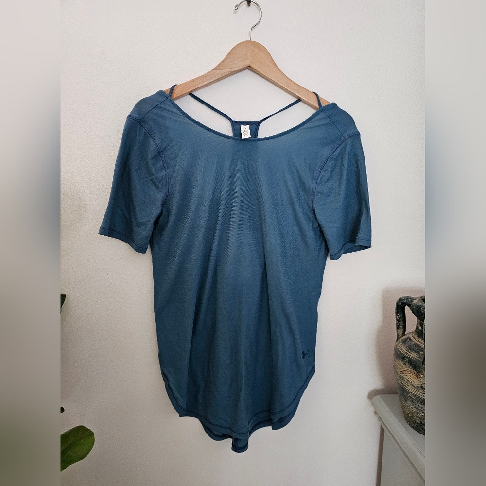 Under Armour Women's Blue Top
